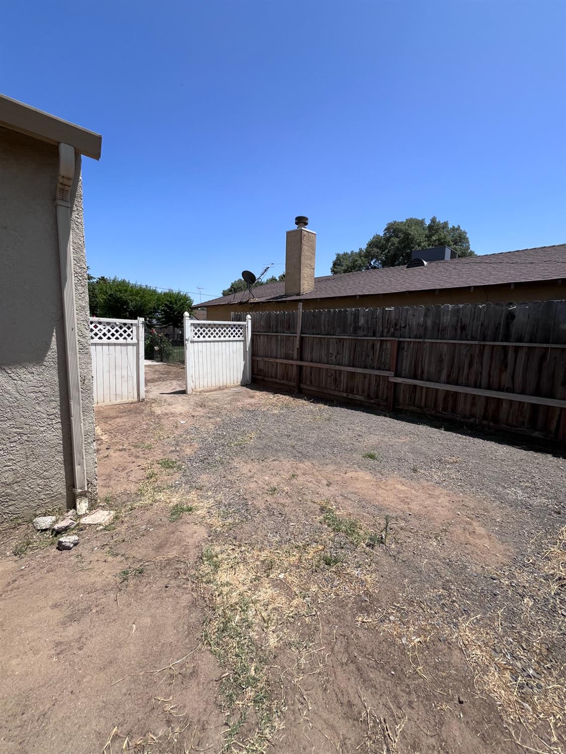 Detail Gallery Image 7 of 43 For 401 Marshall Ave, Modesto,  CA 95351 - 3 Beds | 1 Baths