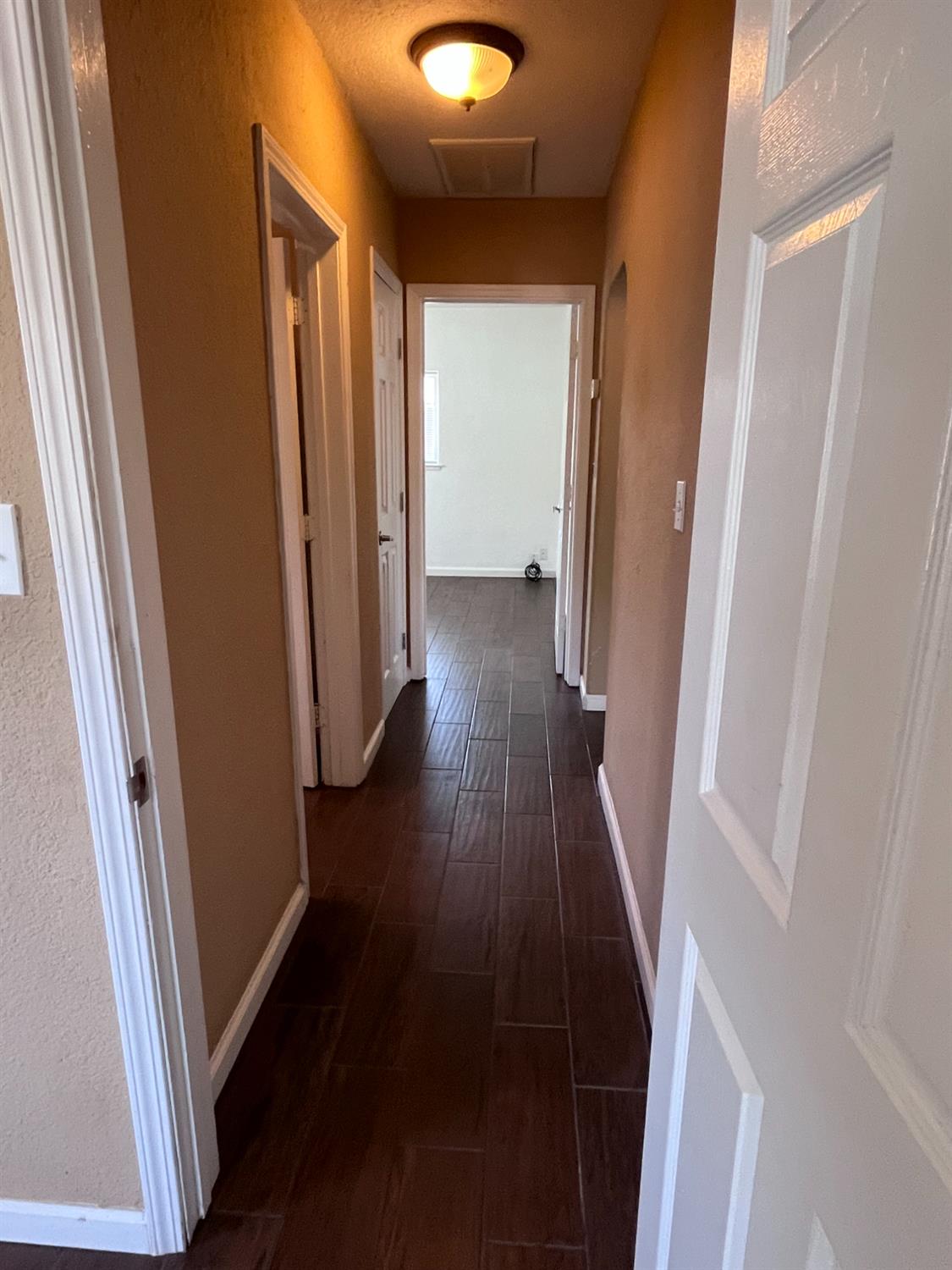 Detail Gallery Image 15 of 43 For 401 Marshall Ave, Modesto,  CA 95351 - 3 Beds | 1 Baths
