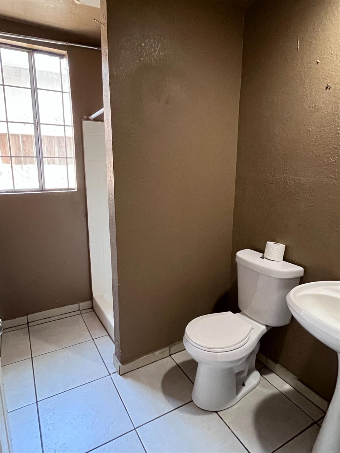 Detail Gallery Image 30 of 43 For 401 Marshall Ave, Modesto,  CA 95351 - 3 Beds | 1 Baths