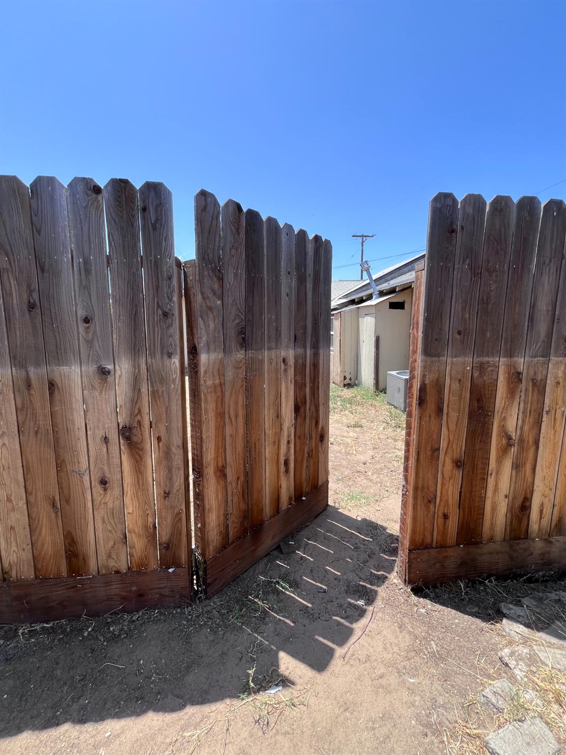 Detail Gallery Image 20 of 43 For 401 Marshall Ave, Modesto,  CA 95351 - 3 Beds | 1 Baths