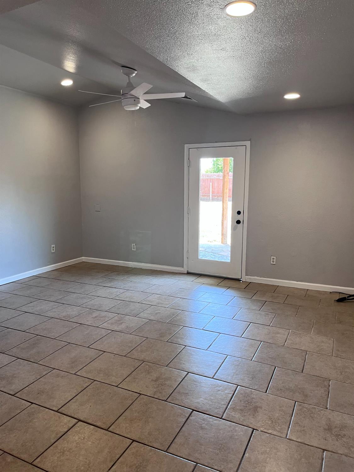 Detail Gallery Image 26 of 43 For 401 Marshall Ave, Modesto,  CA 95351 - 3 Beds | 1 Baths