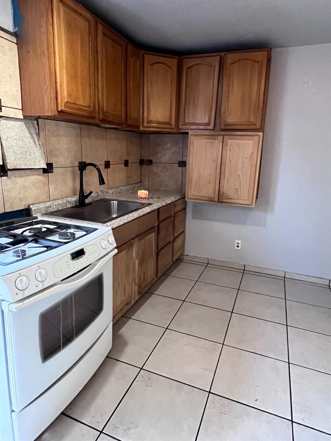 Detail Gallery Image 24 of 43 For 401 Marshall Ave, Modesto,  CA 95351 - 3 Beds | 1 Baths