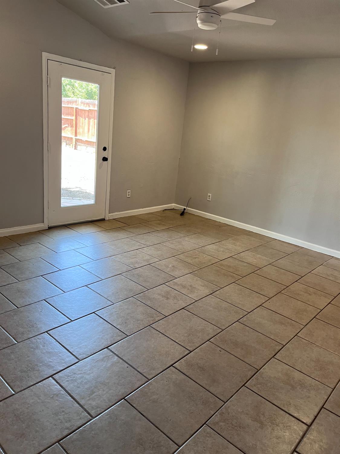 Detail Gallery Image 27 of 43 For 401 Marshall Ave, Modesto,  CA 95351 - 3 Beds | 1 Baths