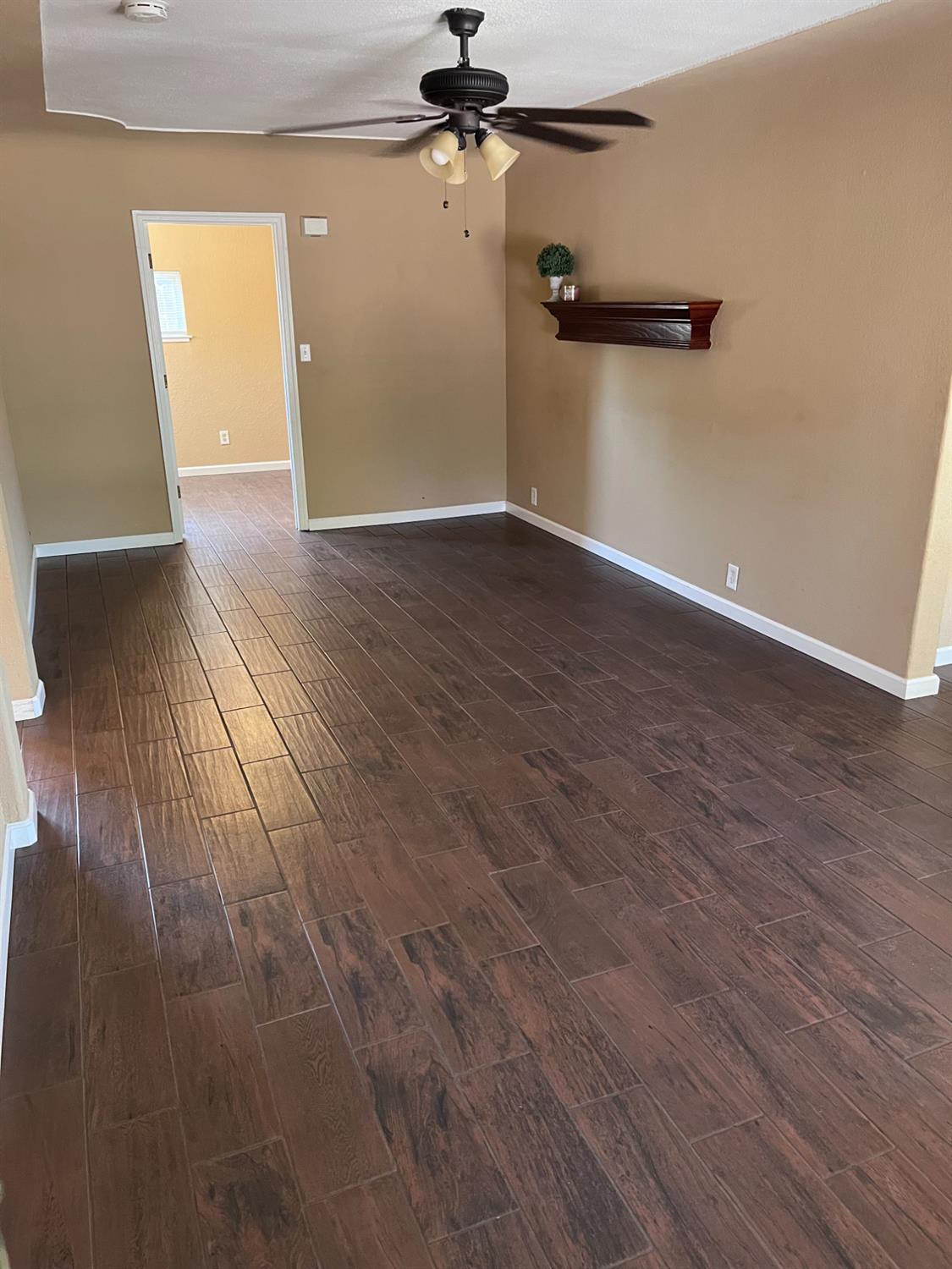 Detail Gallery Image 8 of 43 For 401 Marshall Ave, Modesto,  CA 95351 - 3 Beds | 1 Baths