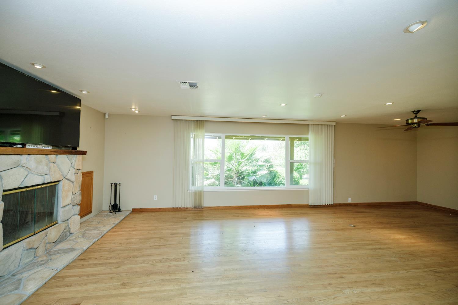 Detail Gallery Image 12 of 88 For 1800 Sperry Rd, Hughson,  CA 95326 - 3 Beds | 3/1 Baths