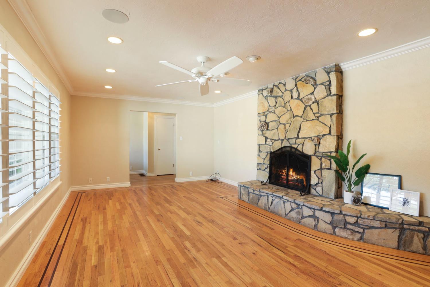 Detail Gallery Image 3 of 72 For 6796 E Woodward Ave, Manteca,  CA 95337 - 4 Beds | 2/1 Baths