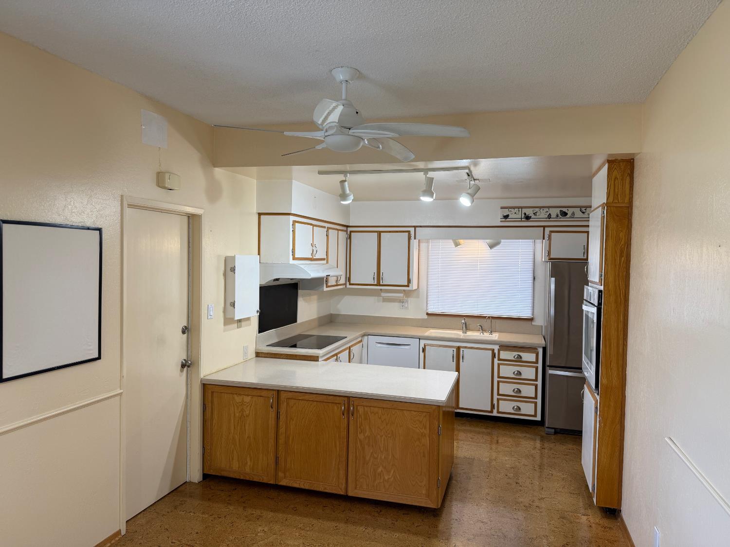 Detail Gallery Image 41 of 52 For 8216 Rensselaer Way, Sacramento,  CA 95826 - 3 Beds | 2 Baths