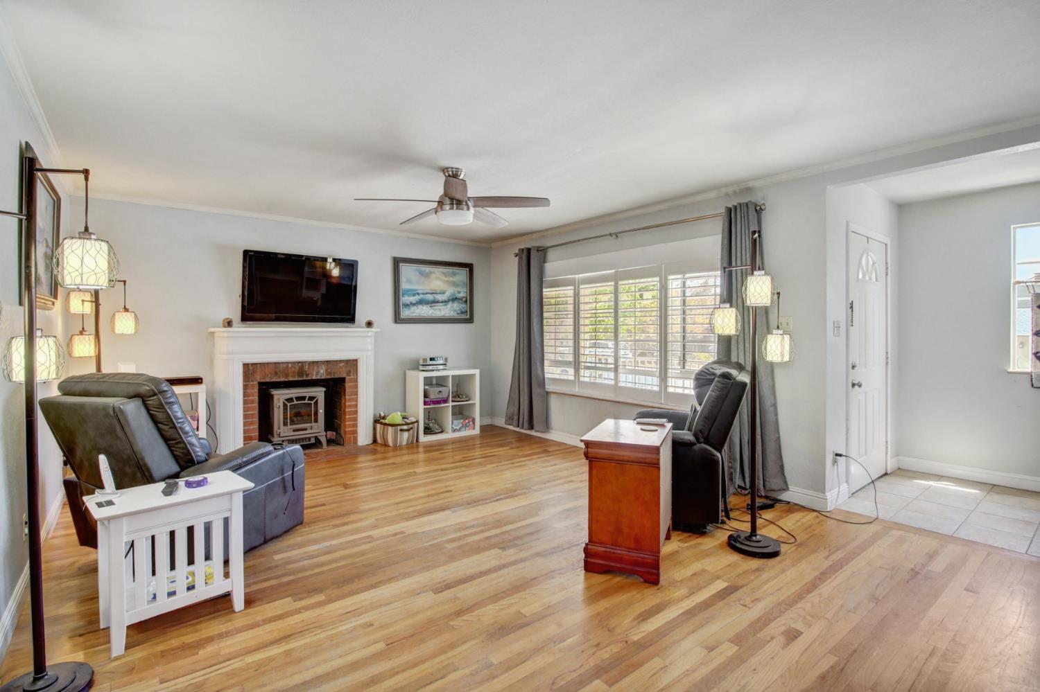 Detail Gallery Image 5 of 50 For 3917 Loreto, Sacramento,  CA 95821 - 4 Beds | 2 Baths