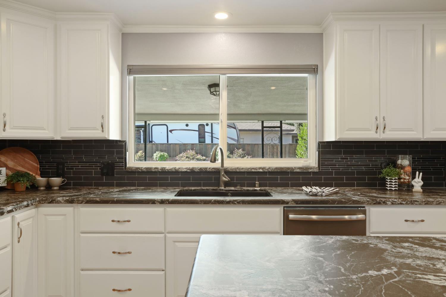 Detail Gallery Image 29 of 72 For 6796 E Woodward Ave, Manteca,  CA 95337 - 4 Beds | 2/1 Baths