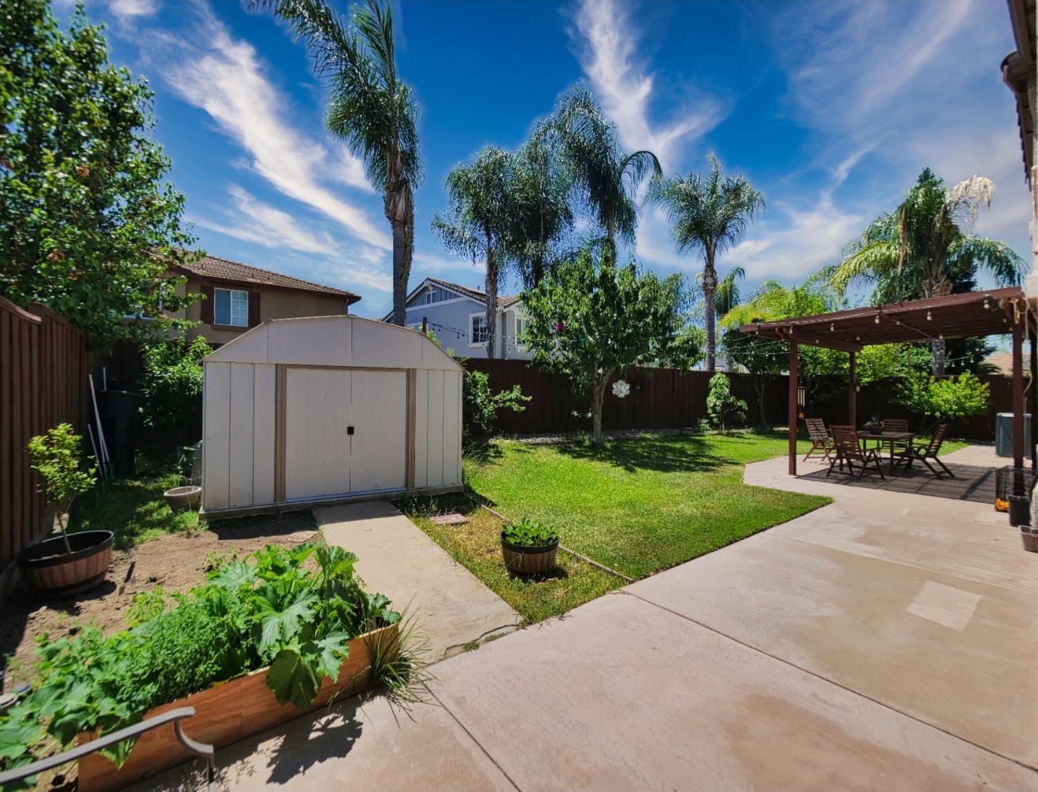 Detail Gallery Image 2 of 28 For 1242 Tulloch Dr, Tracy,  CA 95304 - 5 Beds | 3 Baths