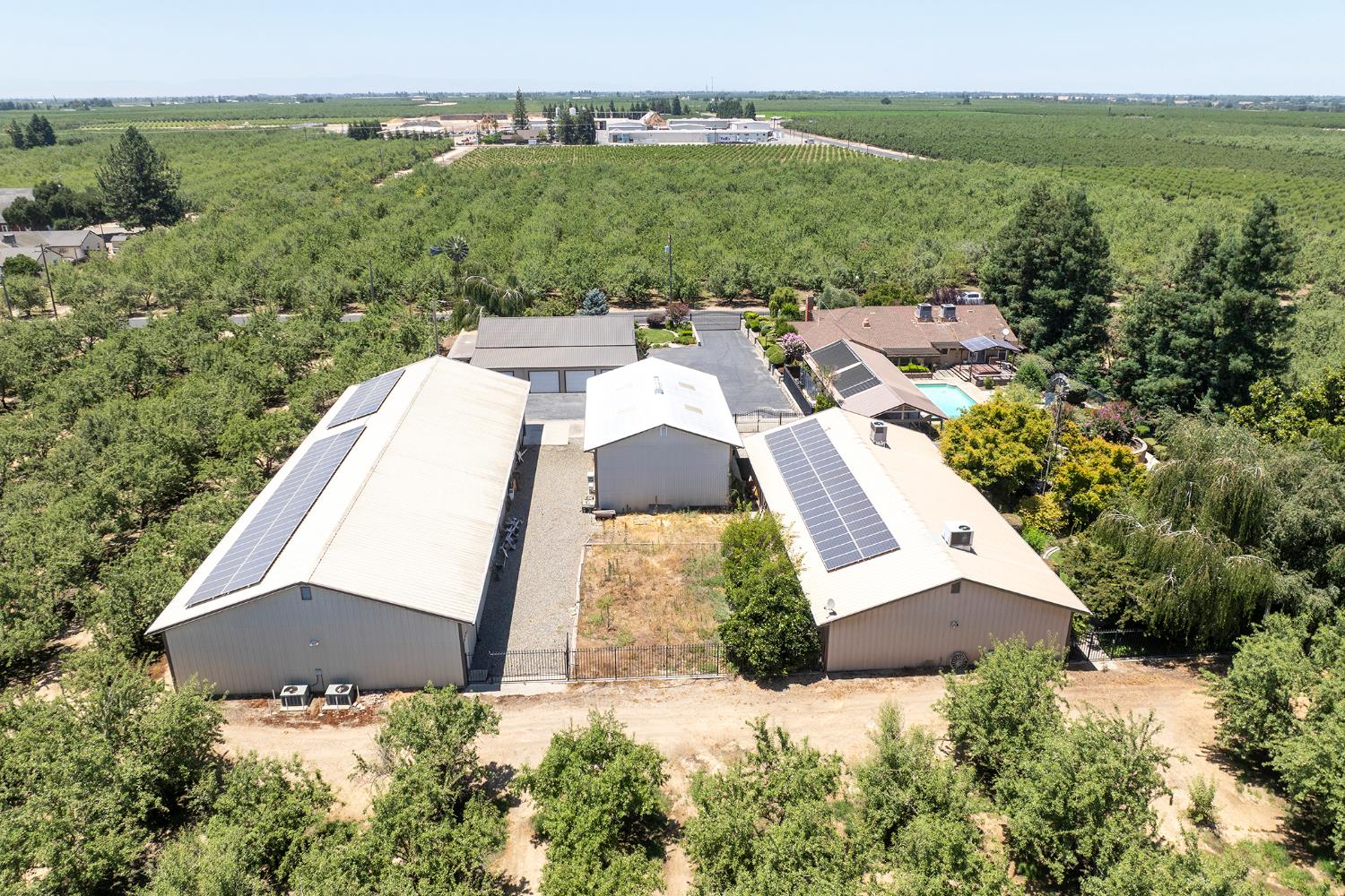 Detail Gallery Image 5 of 88 For 1800 Sperry Rd, Hughson,  CA 95326 - 3 Beds | 3/1 Baths