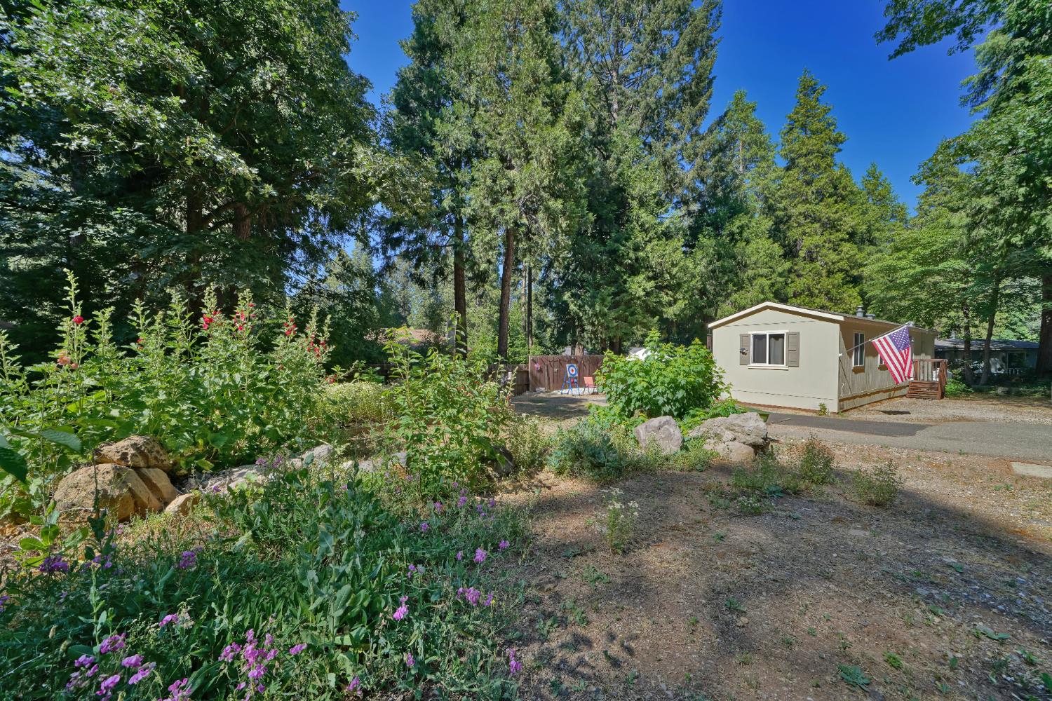 Detail Gallery Image 5 of 32 For 20 Axle St, Pollock Pines,  CA 95726 - 2 Beds | 1 Baths