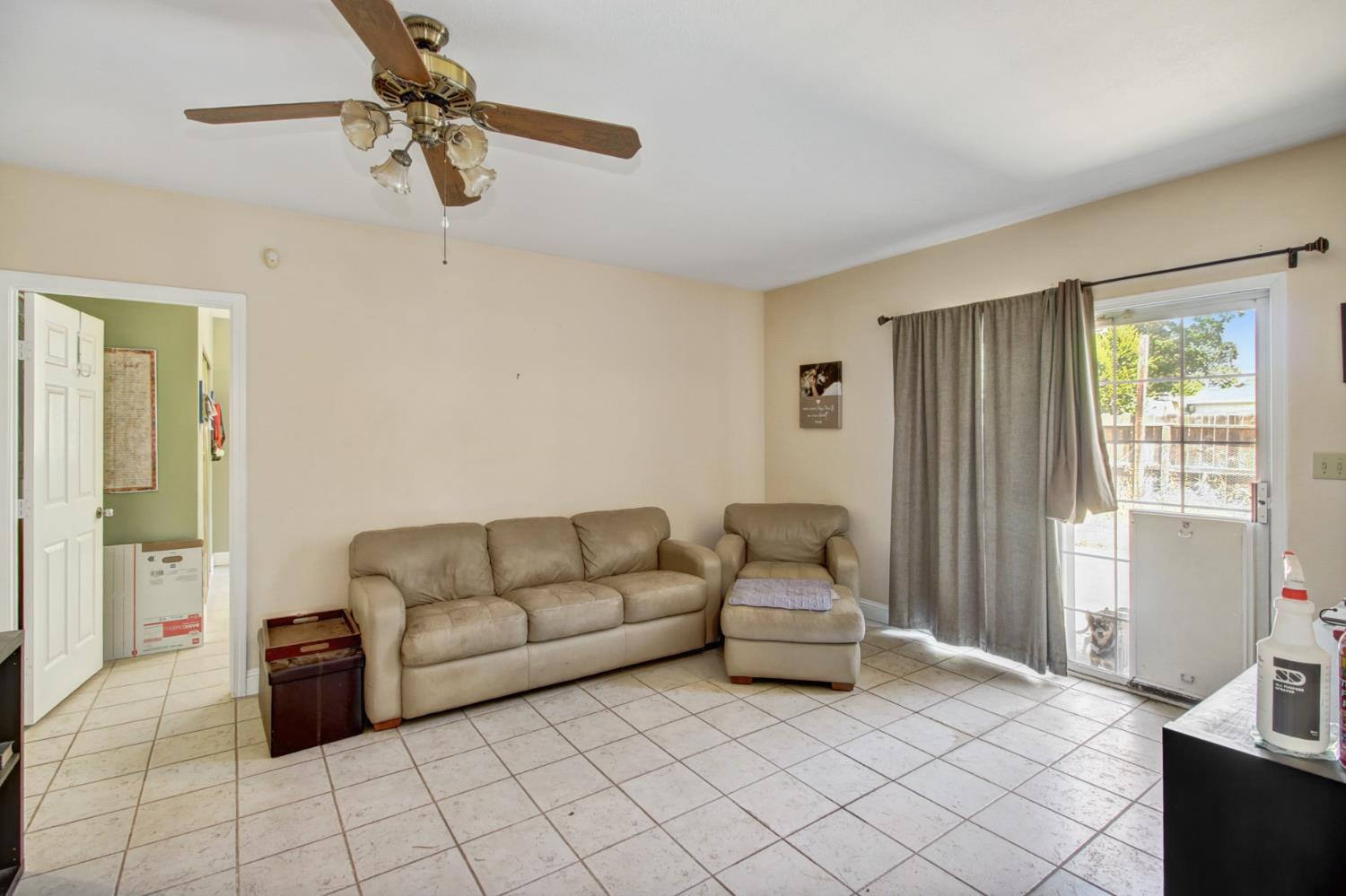 Detail Gallery Image 11 of 50 For 3917 Loreto, Sacramento,  CA 95821 - 4 Beds | 2 Baths