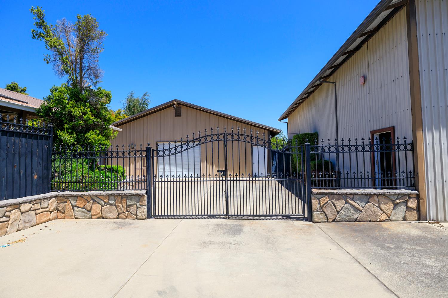 Detail Gallery Image 65 of 88 For 1800 Sperry Rd, Hughson,  CA 95326 - 3 Beds | 3/1 Baths