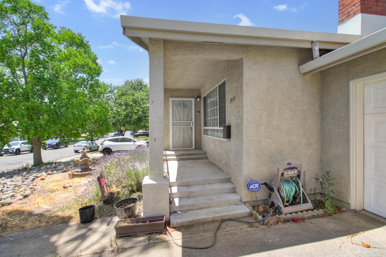 Detail Gallery Image 4 of 50 For 3917 Loreto, Sacramento,  CA 95821 - 4 Beds | 2 Baths