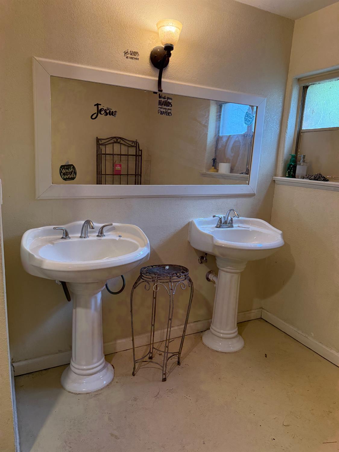 Detail Gallery Image 15 of 26 For 134 W Park St, Stockton,  CA 95202 - – Beds | – Baths
