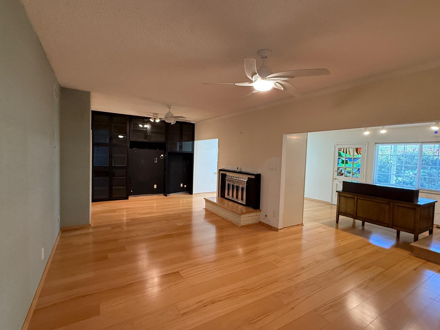 Detail Gallery Image 12 of 52 For 8216 Rensselaer Way, Sacramento,  CA 95826 - 3 Beds | 2 Baths