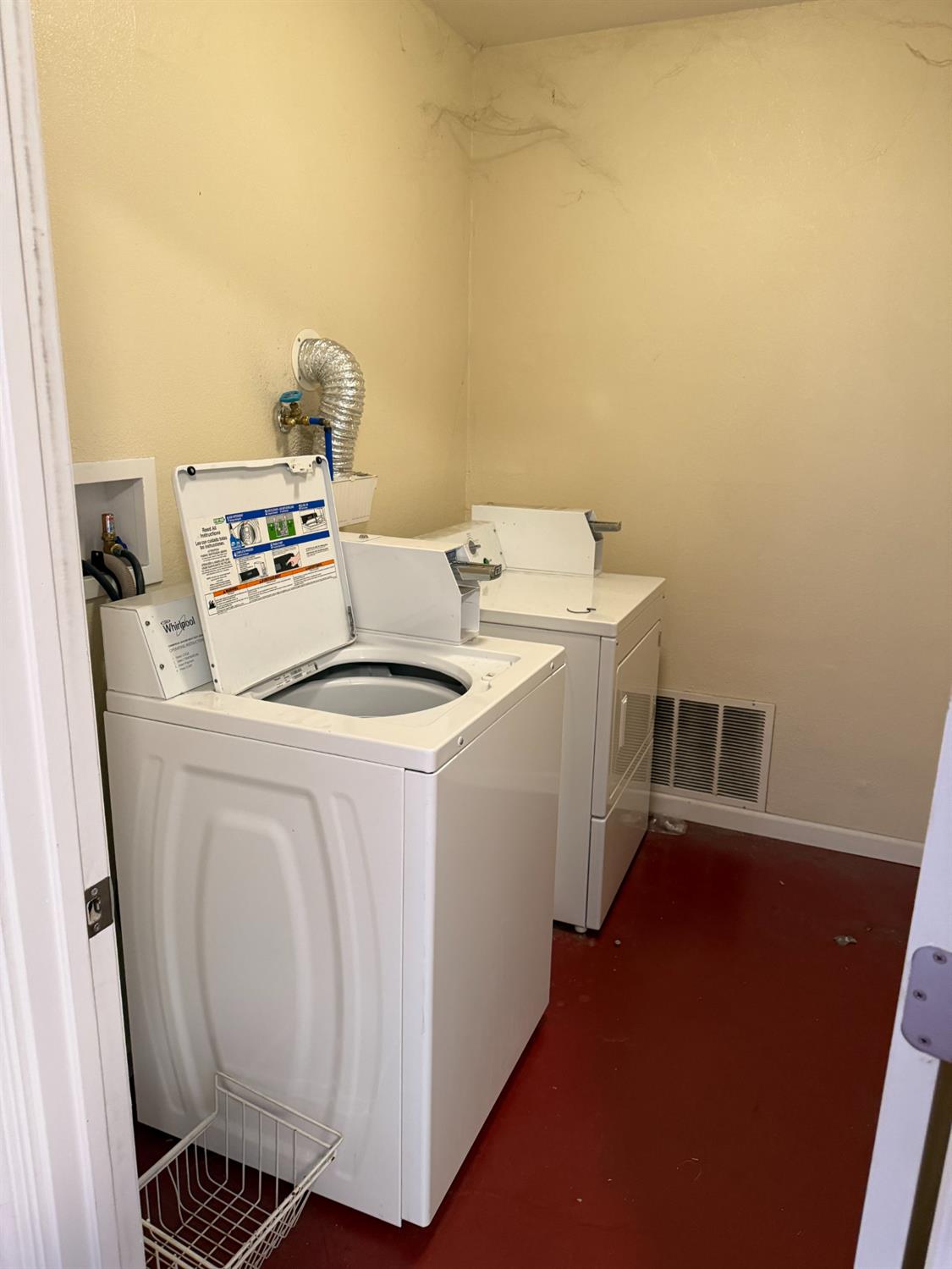 Detail Gallery Image 9 of 26 For 134 W Park St, Stockton,  CA 95202 - – Beds | – Baths