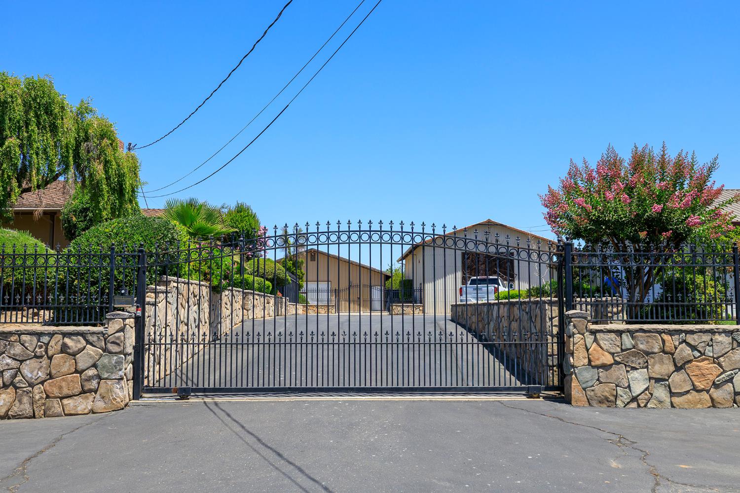 Detail Gallery Image 1 of 88 For 1800 Sperry Rd, Hughson,  CA 95326 - 3 Beds | 3/1 Baths