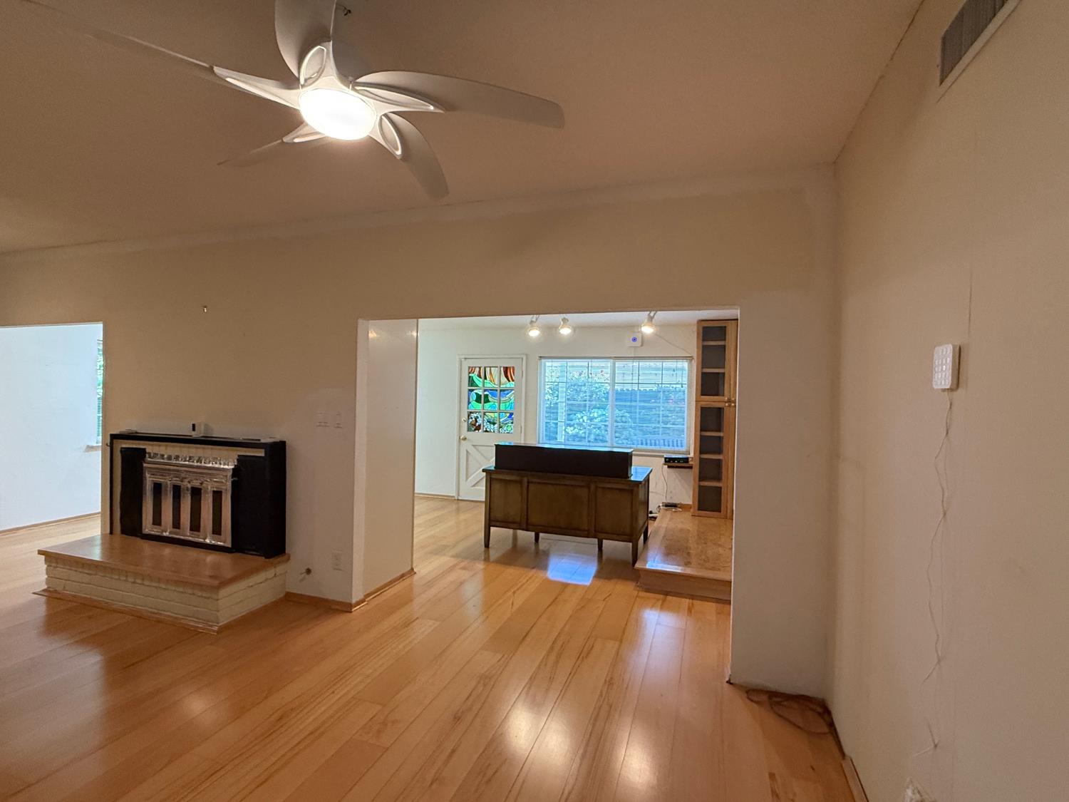 Detail Gallery Image 14 of 52 For 8216 Rensselaer Way, Sacramento,  CA 95826 - 3 Beds | 2 Baths