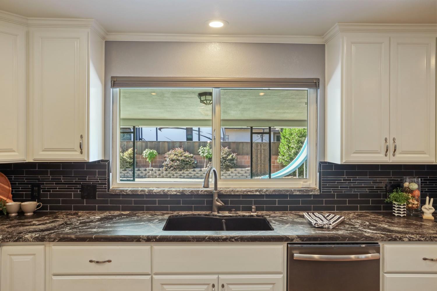 Detail Gallery Image 39 of 72 For 6796 E Woodward Ave, Manteca,  CA 95337 - 4 Beds | 2/1 Baths