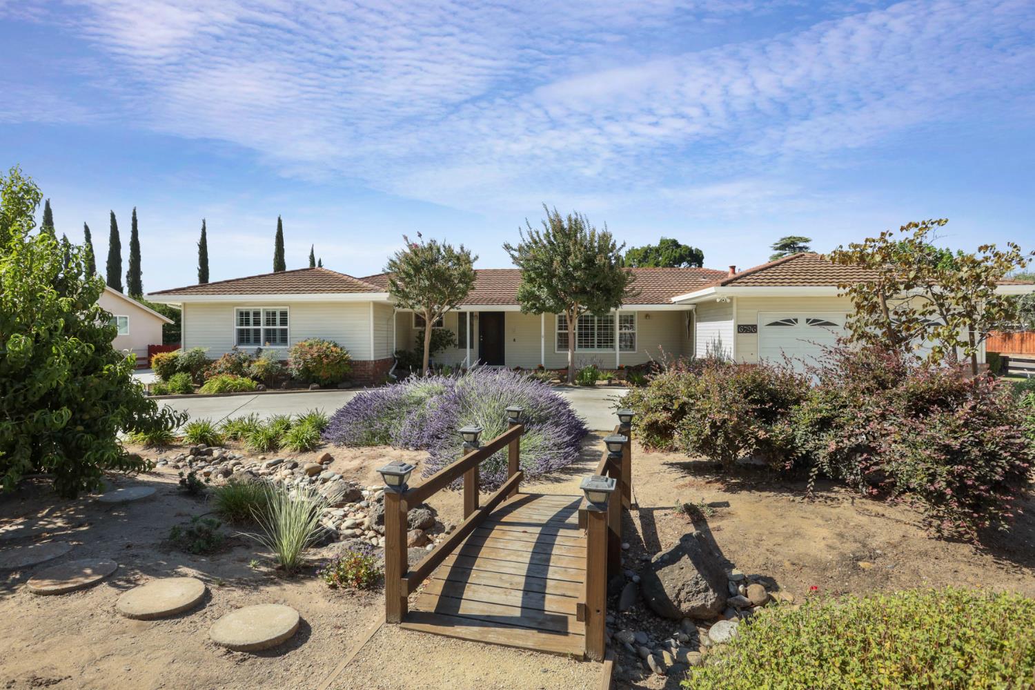 Detail Gallery Image 1 of 72 For 6796 E Woodward Ave, Manteca,  CA 95337 - 4 Beds | 2/1 Baths