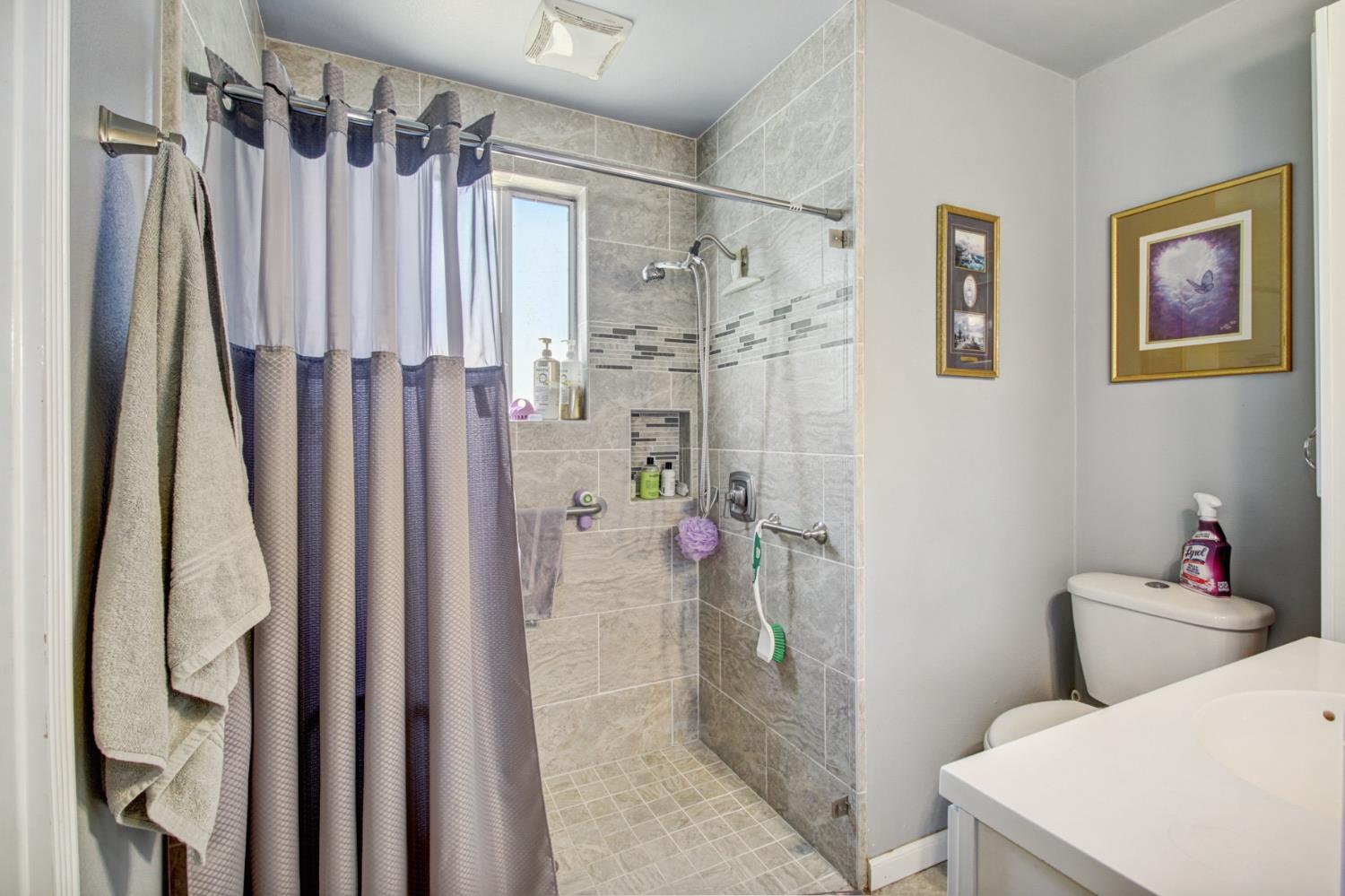 Detail Gallery Image 35 of 50 For 3917 Loreto, Sacramento,  CA 95821 - 4 Beds | 2 Baths