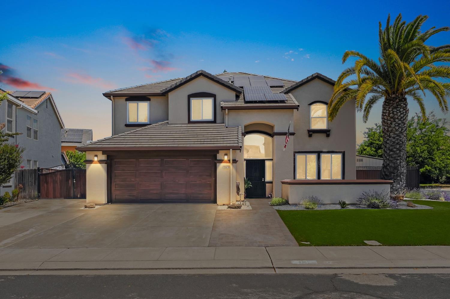 Detail Gallery Image 2 of 52 For 793 Amy Way, Manteca,  CA 95337 - 5 Beds | 3 Baths