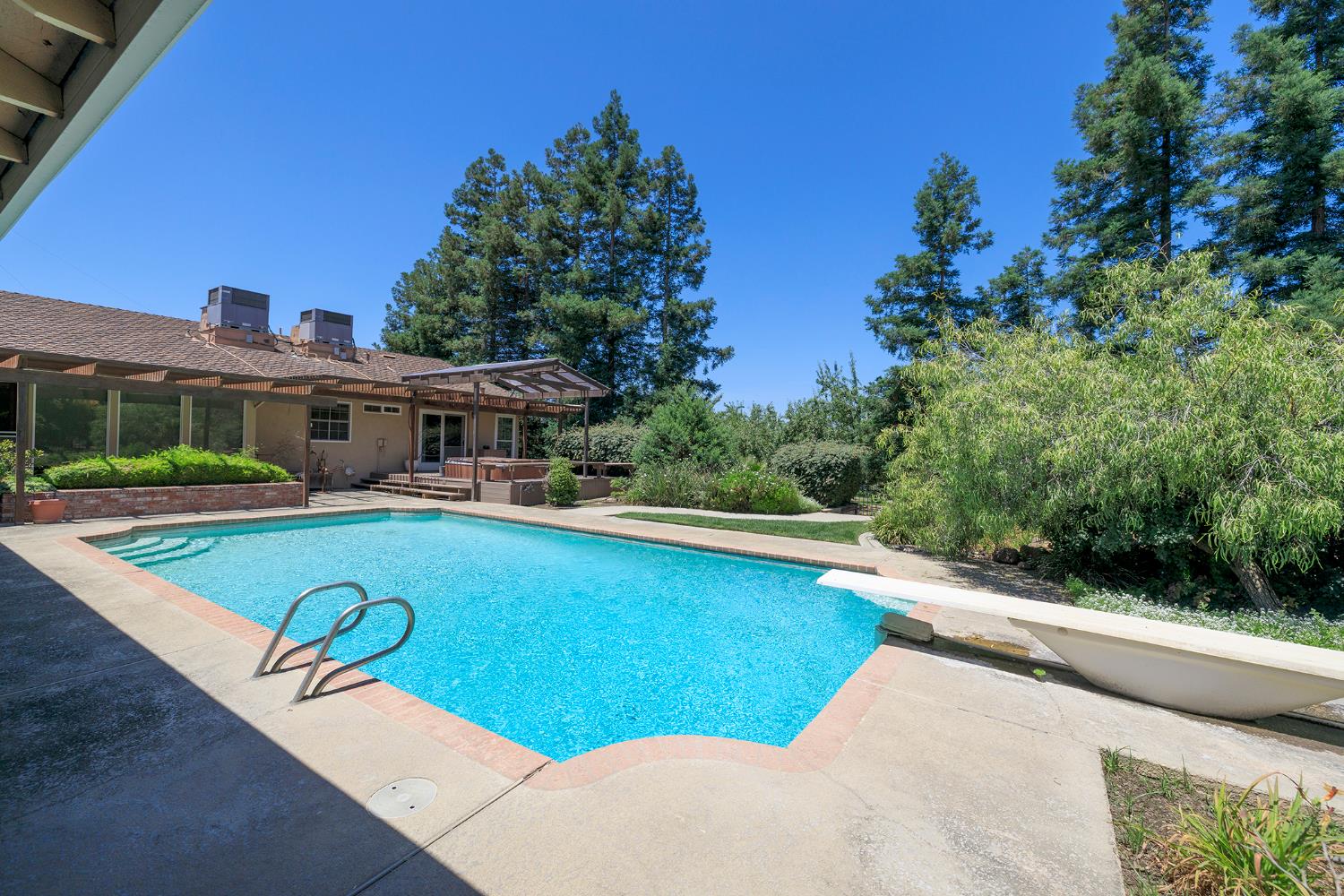 Detail Gallery Image 43 of 88 For 1800 Sperry Rd, Hughson,  CA 95326 - 3 Beds | 3/1 Baths