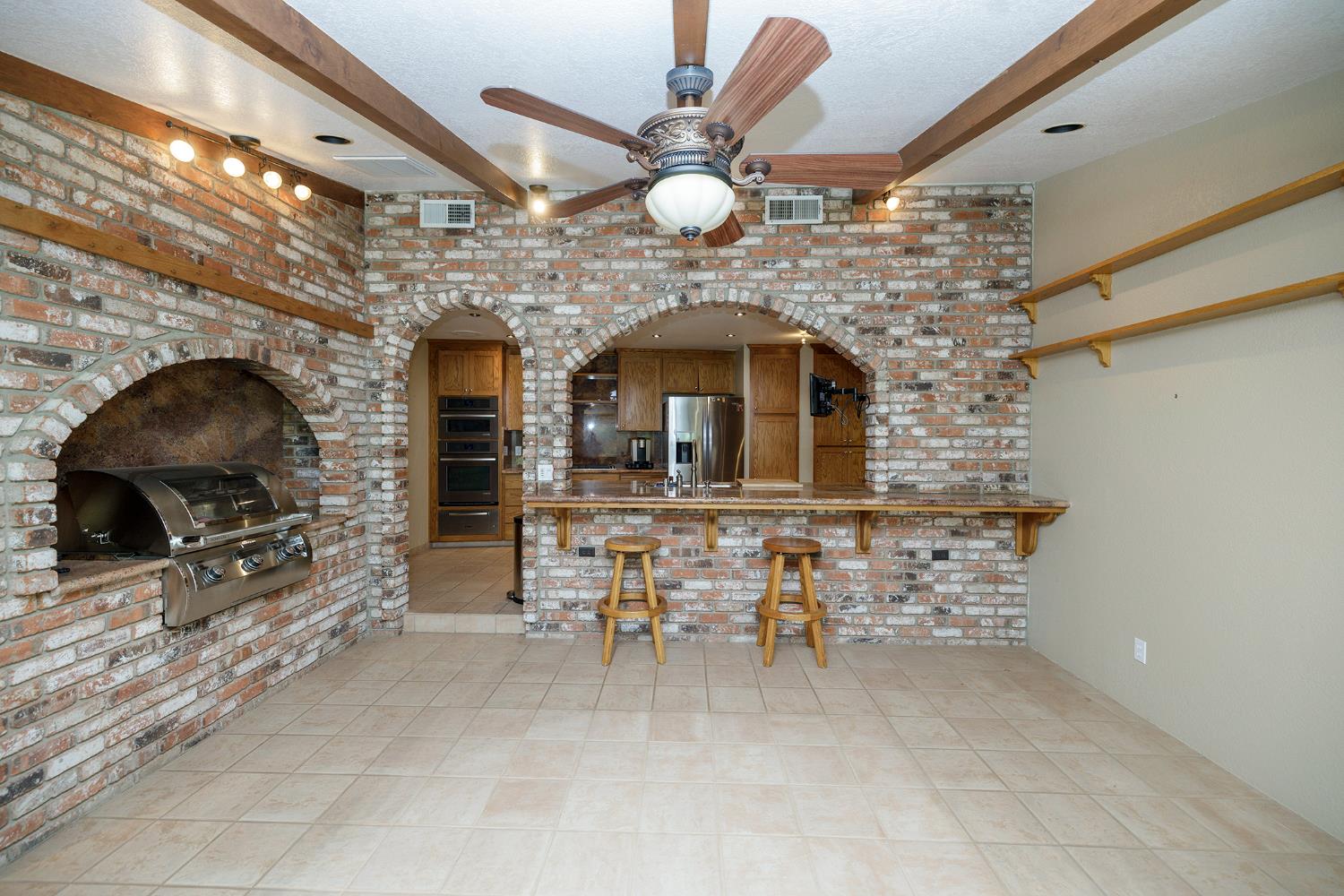Detail Gallery Image 9 of 88 For 1800 Sperry Rd, Hughson,  CA 95326 - 3 Beds | 3/1 Baths