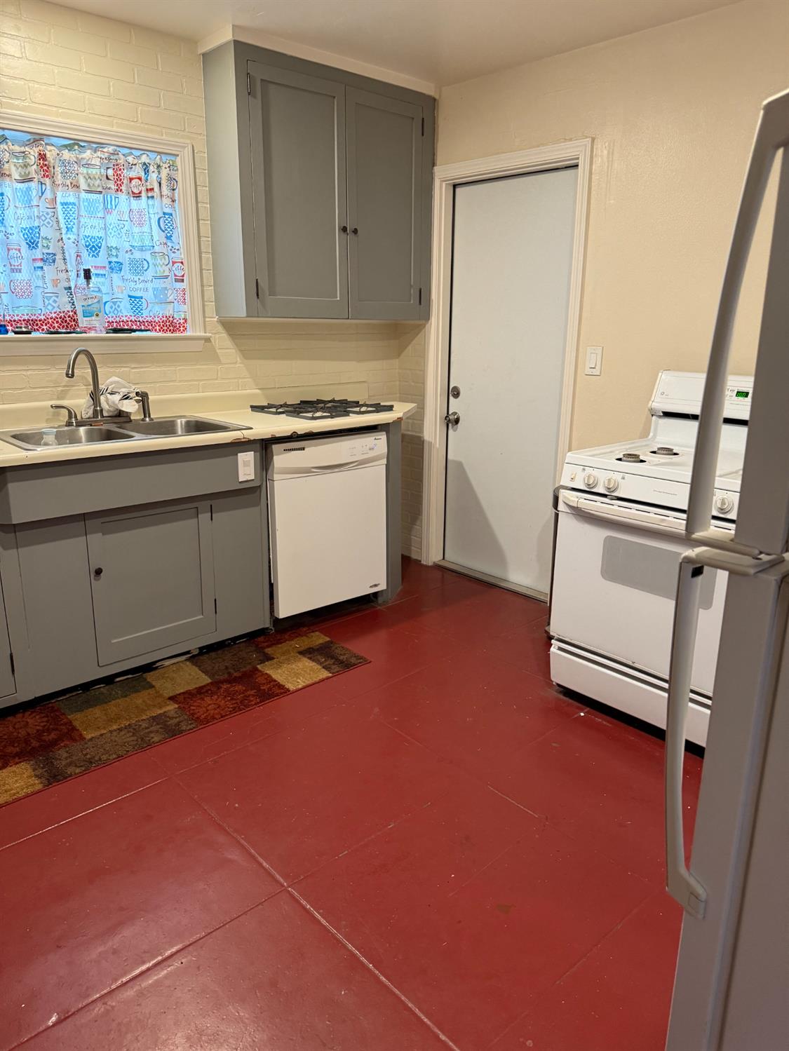 Detail Gallery Image 11 of 26 For 134 W Park St, Stockton,  CA 95202 - – Beds | – Baths