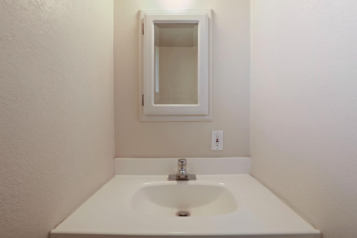 Detail Gallery Image 38 of 72 For 6796 E Woodward Ave, Manteca,  CA 95337 - 4 Beds | 2/1 Baths