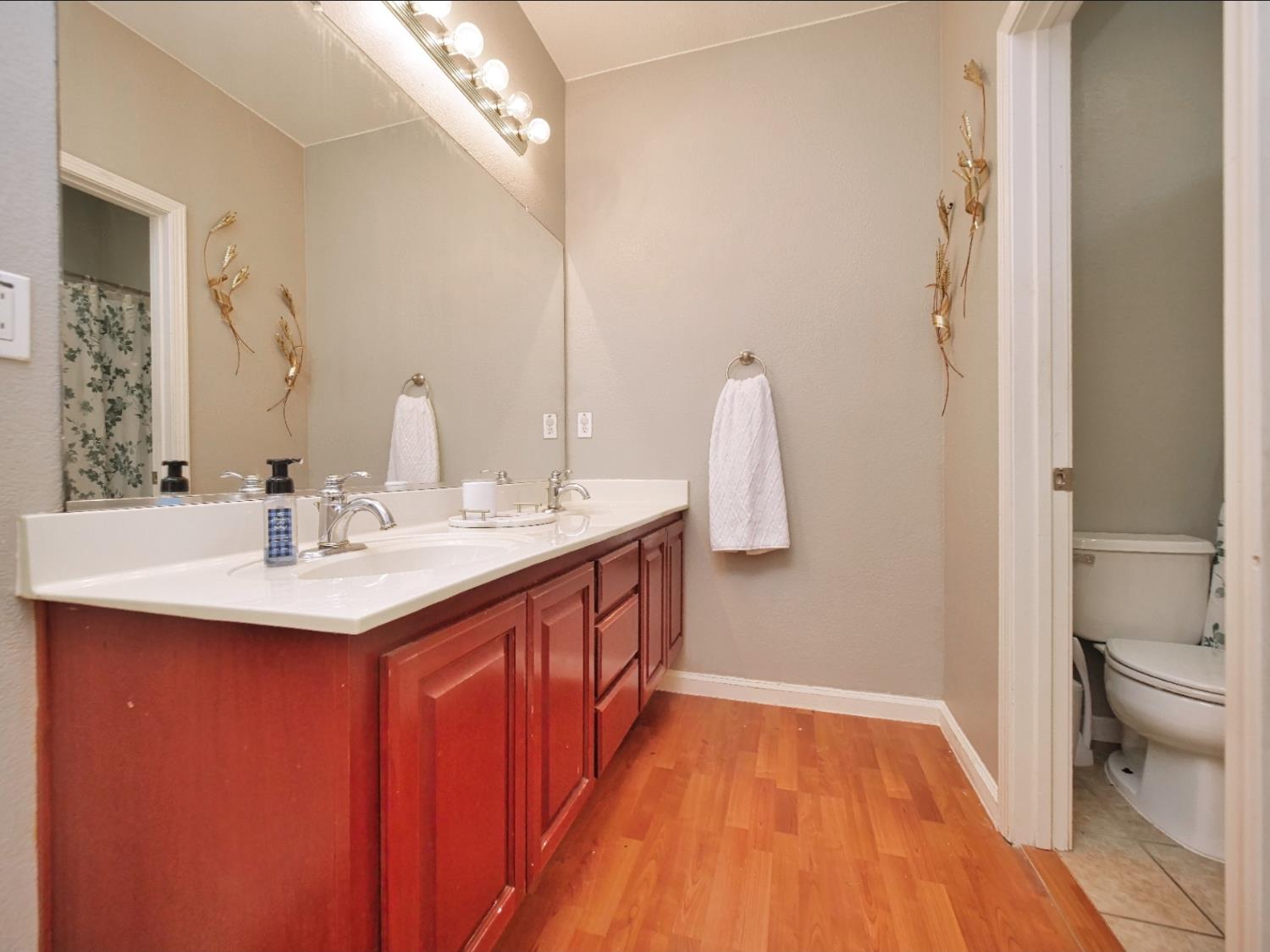 Detail Gallery Image 22 of 28 For 1242 Tulloch Dr, Tracy,  CA 95304 - 5 Beds | 3 Baths