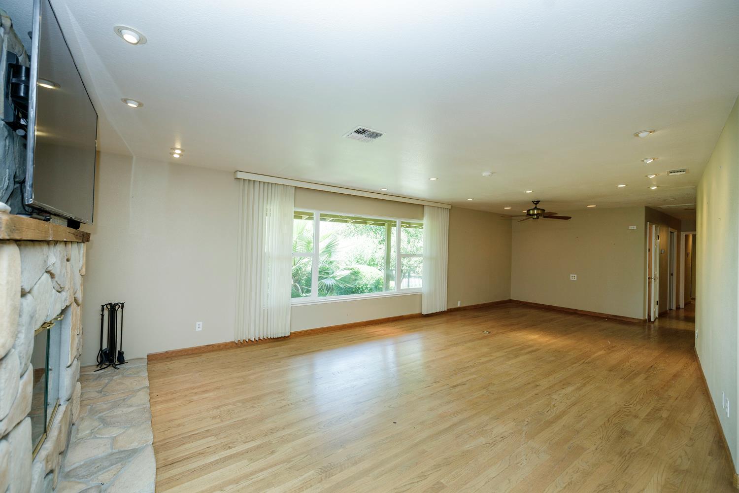 Detail Gallery Image 11 of 88 For 1800 Sperry Rd, Hughson,  CA 95326 - 3 Beds | 3/1 Baths