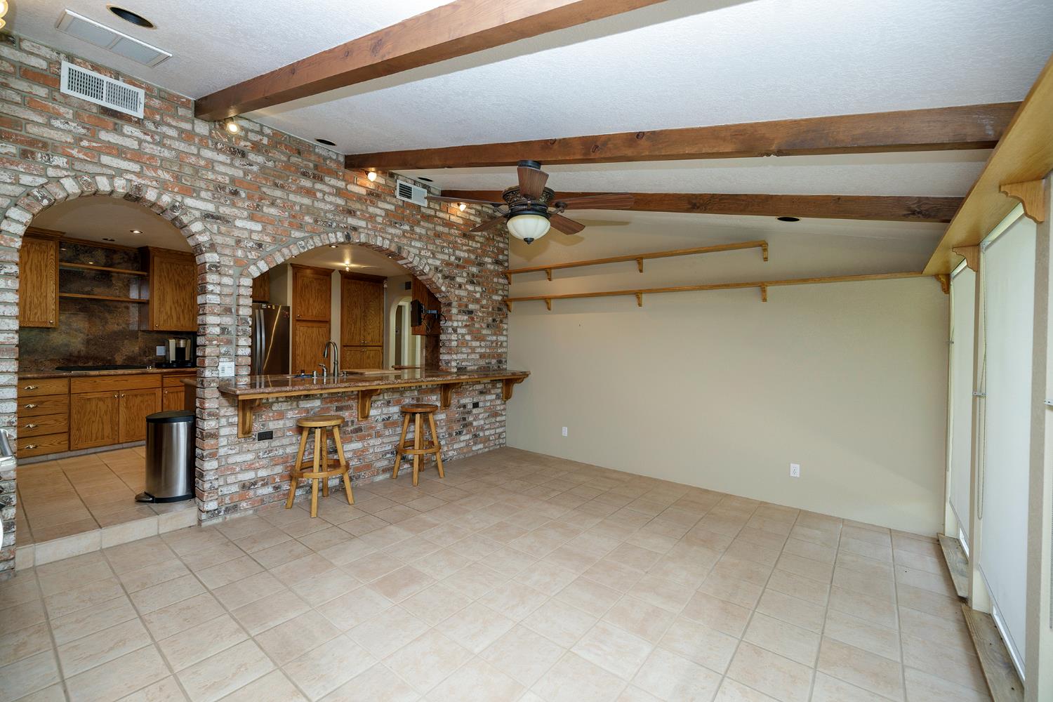 Detail Gallery Image 7 of 88 For 1800 Sperry Rd, Hughson,  CA 95326 - 3 Beds | 3/1 Baths