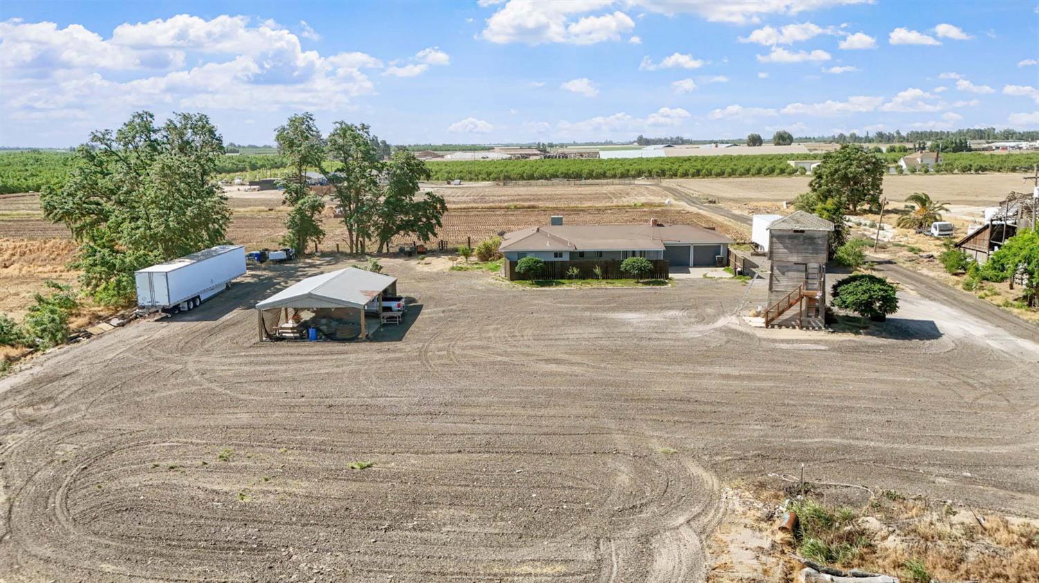 Detail Gallery Image 1 of 28 For 18365 E Clausen Rd, Turlock,  CA 95380 - 3 Beds | 2 Baths