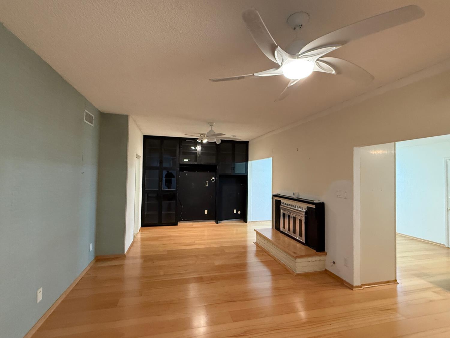 Detail Gallery Image 10 of 52 For 8216 Rensselaer Way, Sacramento,  CA 95826 - 3 Beds | 2 Baths