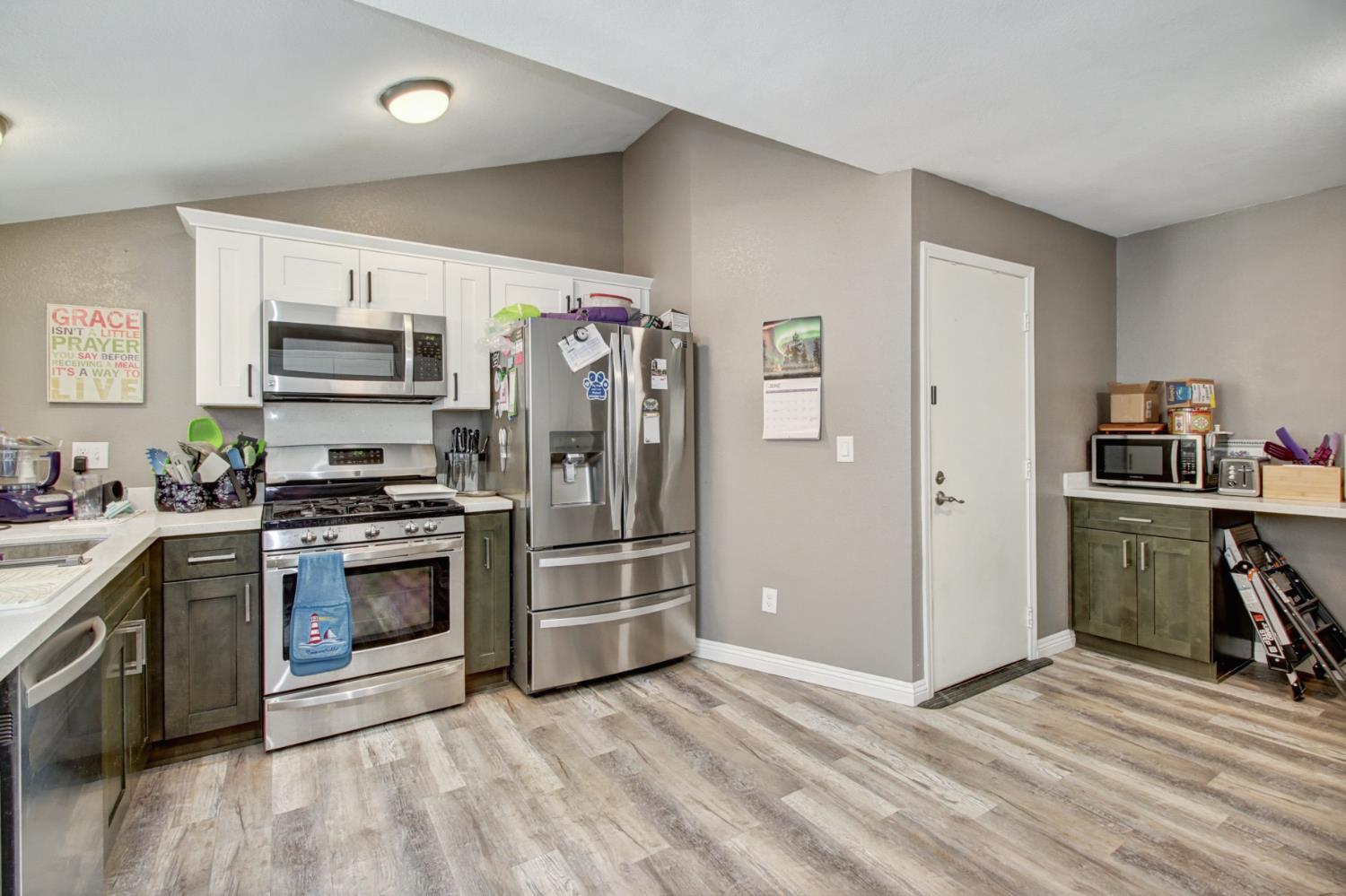 Detail Gallery Image 21 of 50 For 3917 Loreto, Sacramento,  CA 95821 - 4 Beds | 2 Baths