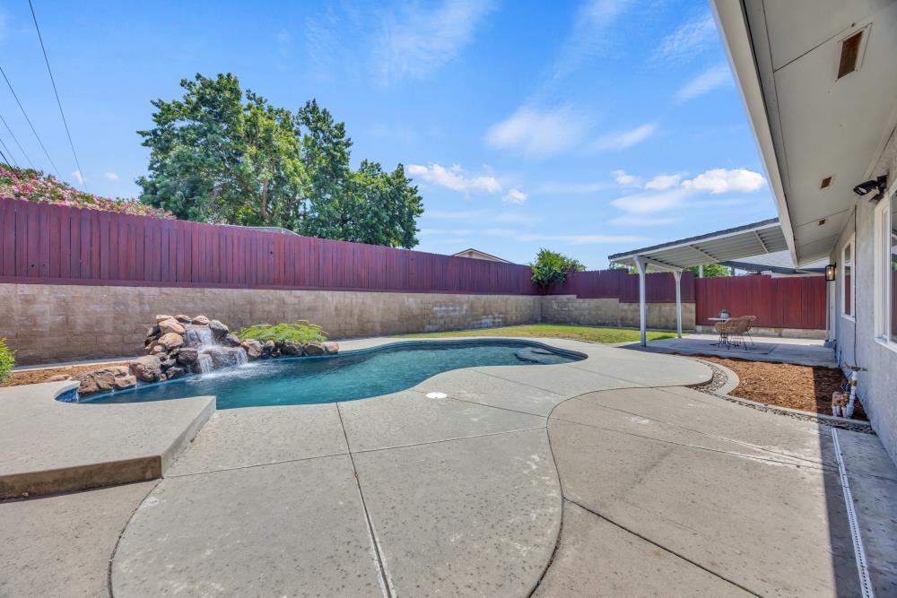 Detail Gallery Image 1 of 1 For 7112 Circlet Way, Citrus Heights,  CA 95621 - 3 Beds | 2 Baths
