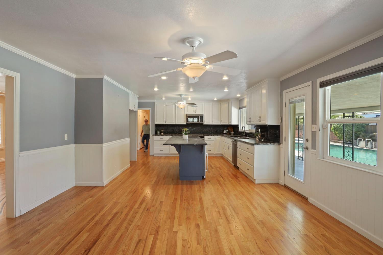 Detail Gallery Image 24 of 72 For 6796 E Woodward Ave, Manteca,  CA 95337 - 4 Beds | 2/1 Baths