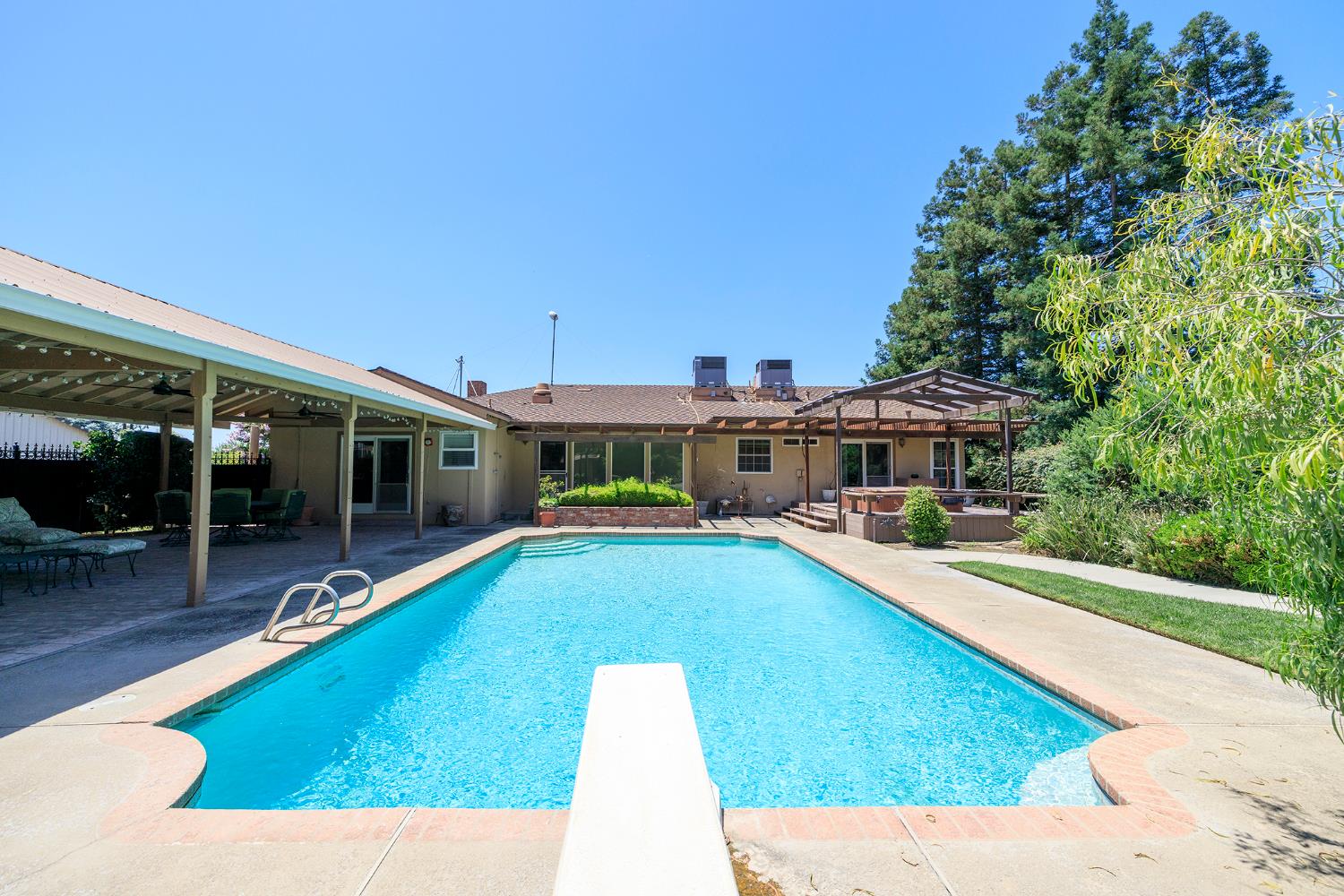Detail Gallery Image 44 of 88 For 1800 Sperry Rd, Hughson,  CA 95326 - 3 Beds | 3/1 Baths