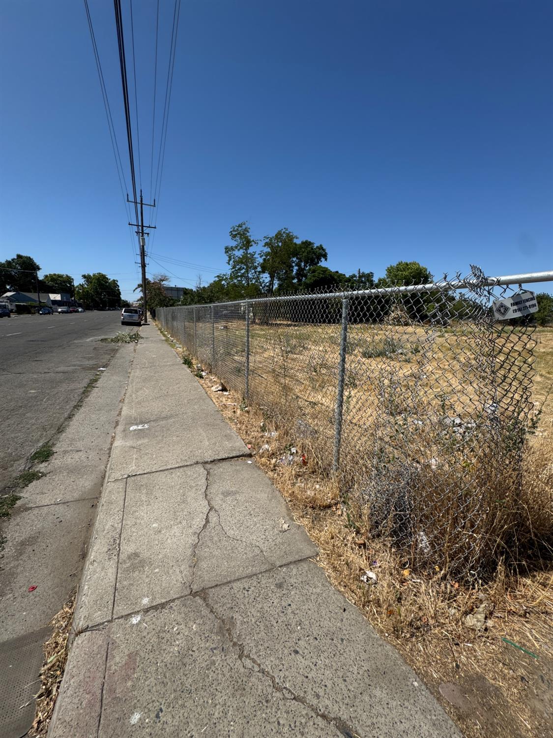 Rio Linda Boulevard, Sacramento, California image 3