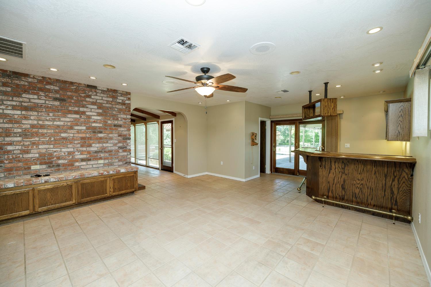Detail Gallery Image 21 of 88 For 1800 Sperry Rd, Hughson,  CA 95326 - 3 Beds | 3/1 Baths