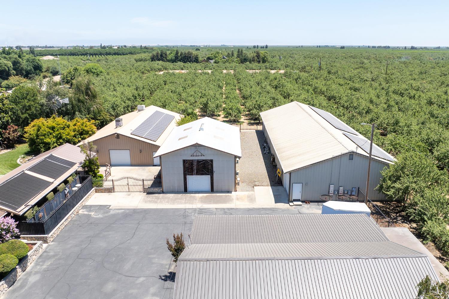Detail Gallery Image 4 of 88 For 1800 Sperry Rd, Hughson,  CA 95326 - 3 Beds | 3/1 Baths