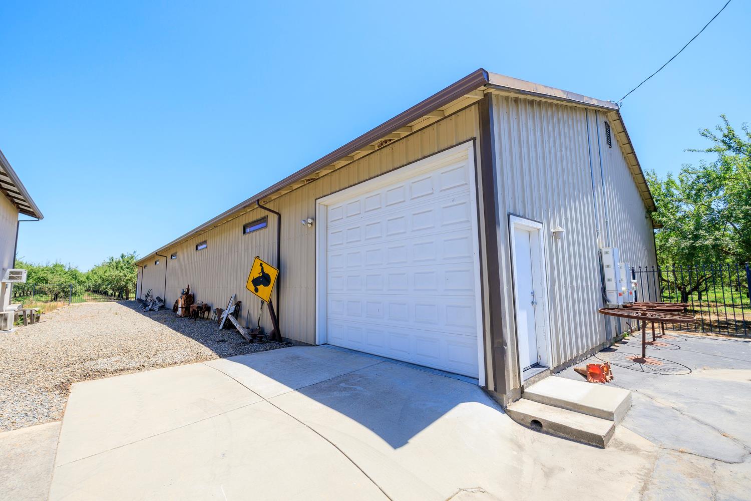 Detail Gallery Image 66 of 88 For 1800 Sperry Rd, Hughson,  CA 95326 - 3 Beds | 3/1 Baths