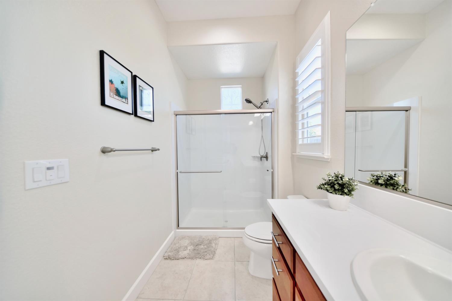 Detail Gallery Image 67 of 75 For 1980 Carogold Ln, Manteca,  CA 95337 - 4 Beds | 3/1 Baths