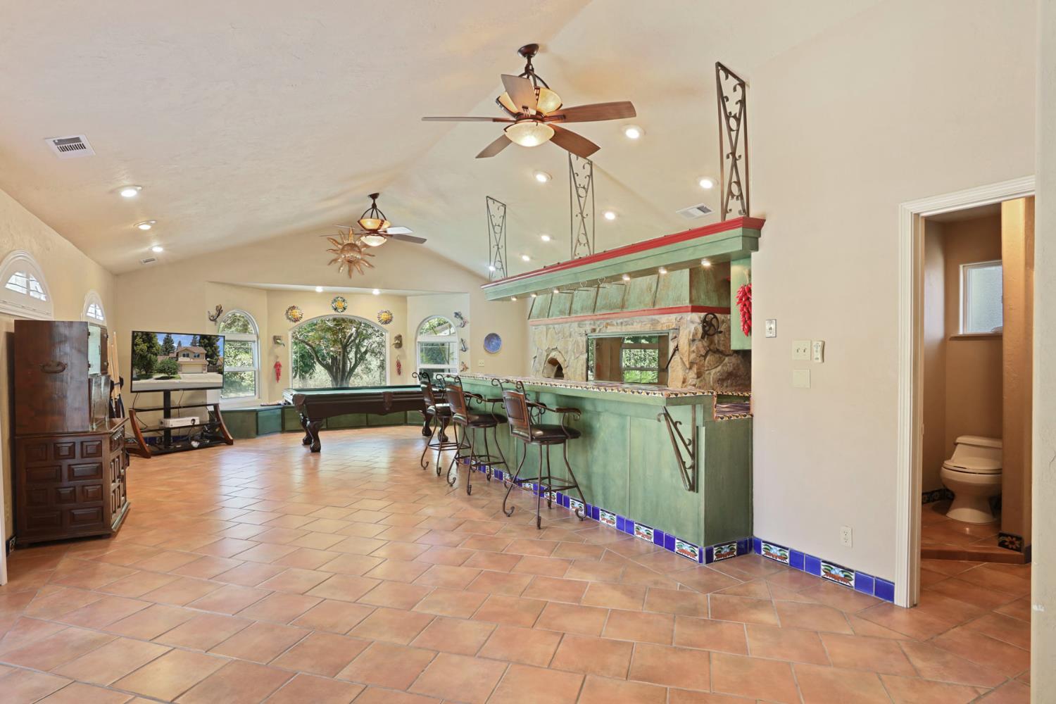 Detail Gallery Image 31 of 97 For 1717 Edgebrook Dr, Modesto,  CA 95354 - 4 Beds | 3/1 Baths
