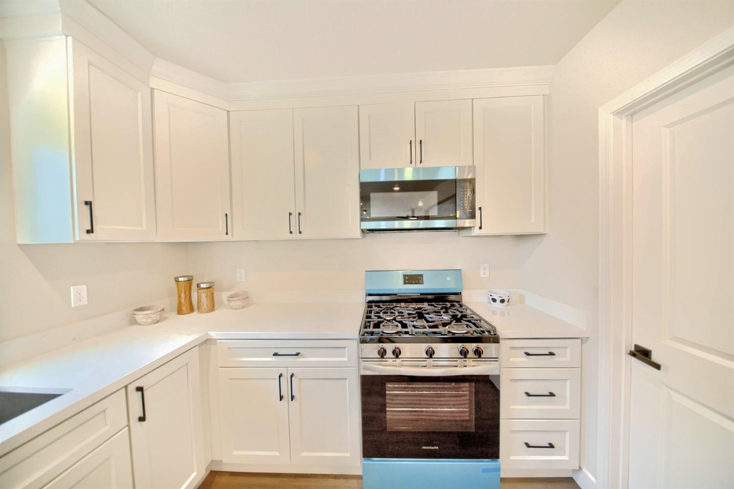 Detail Gallery Image 22 of 91 For 1409 Waverly Dr, Modesto,  CA 95351 - 2 Beds | 1 Baths