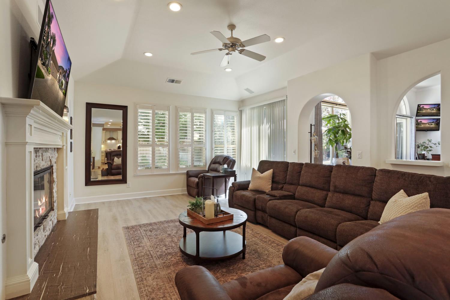 Detail Gallery Image 28 of 79 For 1587 Terracina Cir, Manteca,  CA 95336 - 4 Beds | 3 Baths