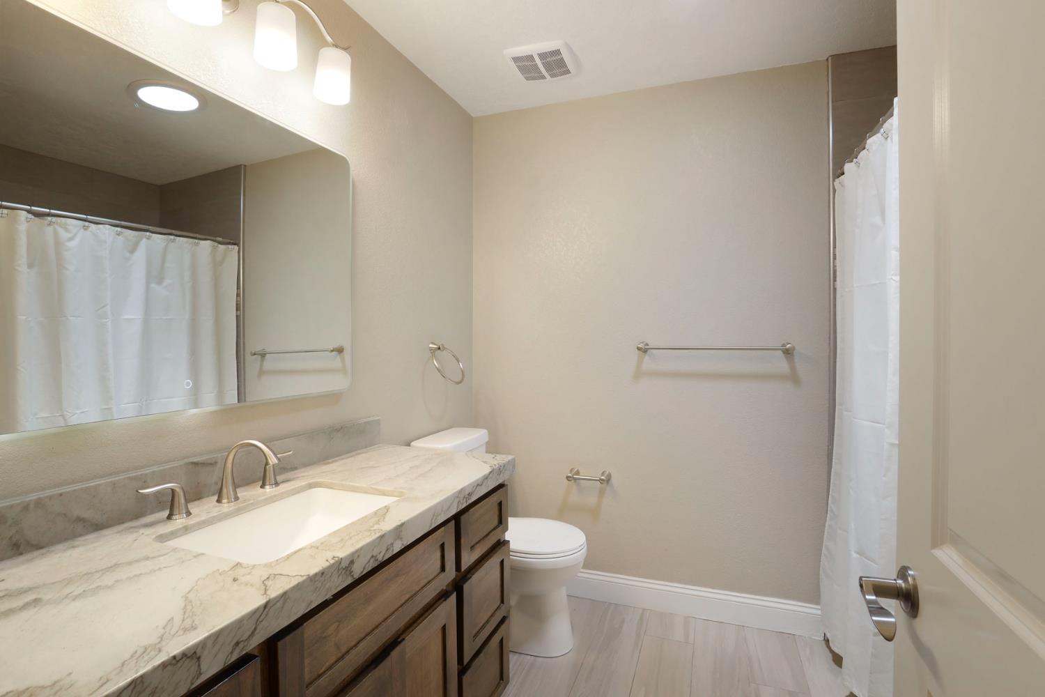 Detail Gallery Image 52 of 97 For 1717 Edgebrook Dr, Modesto,  CA 95354 - 4 Beds | 3/1 Baths